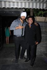 Ramji Gulati with AShiesh Roy at Ashiesh Roy_s Birthday Party in Mumbai on 18th May 2013.JPG